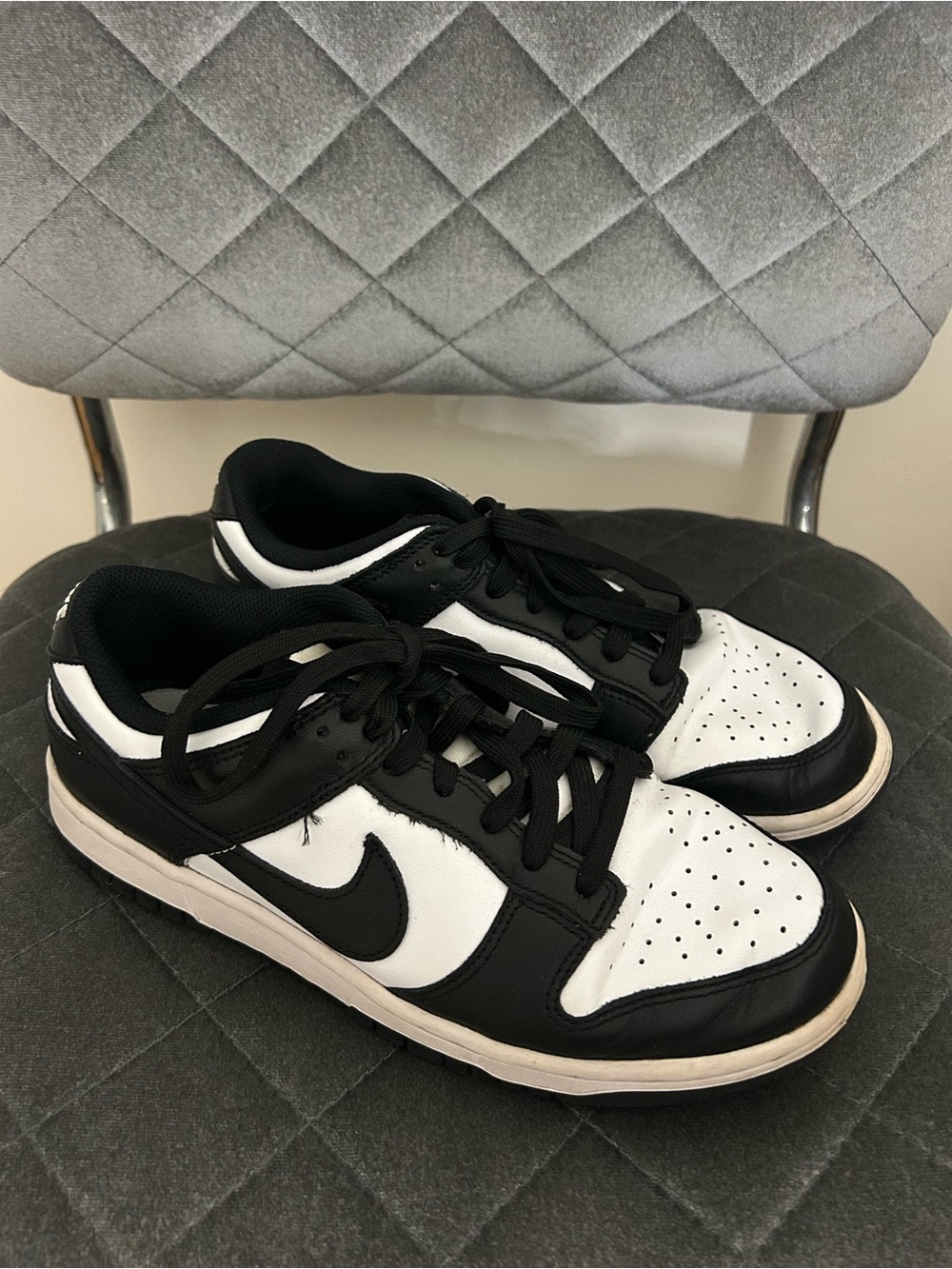 Nike Black and White Low-Top Sneakers with Swoosh